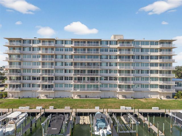 223 ISLAND WAY 6D, Clearwater Beach, FL 33767