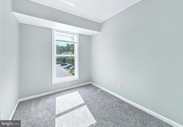 28 DUQUESNE CT, New Castle, DE 19720