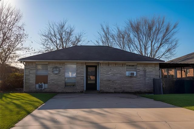 1124 Rosas Street, Stafford, TX 77477