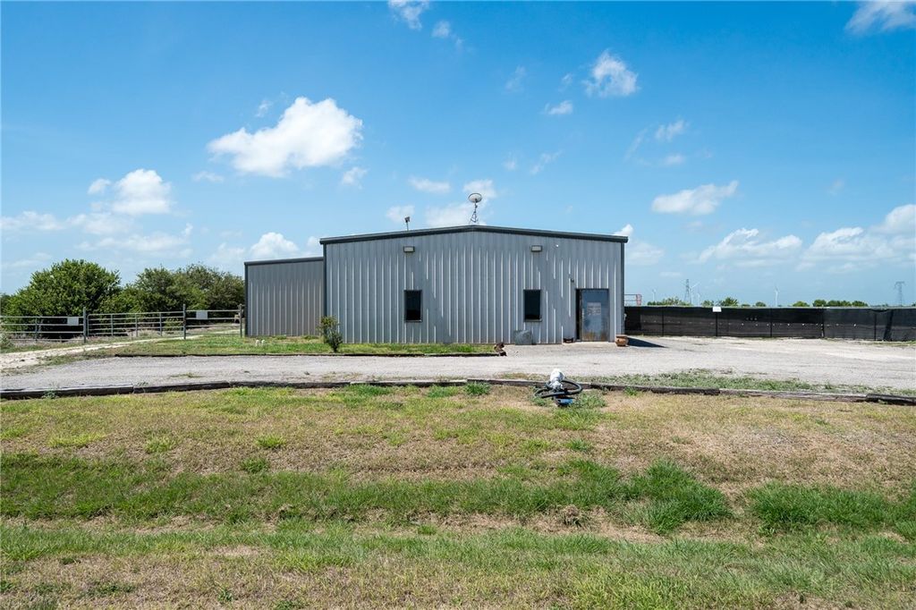 8808 County Road 1458, Taft, TX 78390 — photo 5