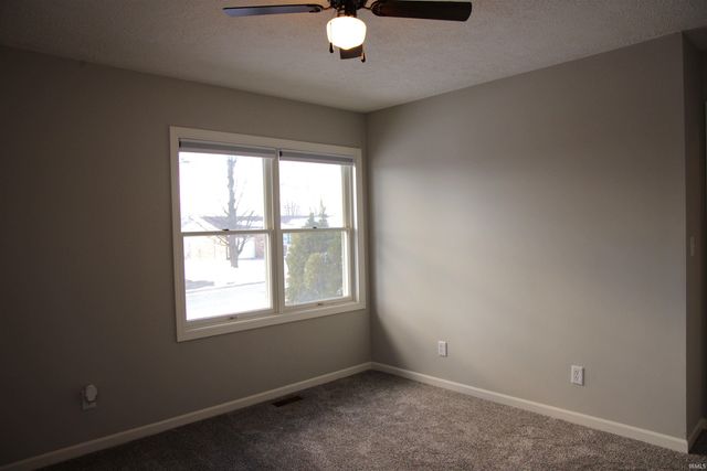 206 Oakwood Drive, Williamsport, IN 47993