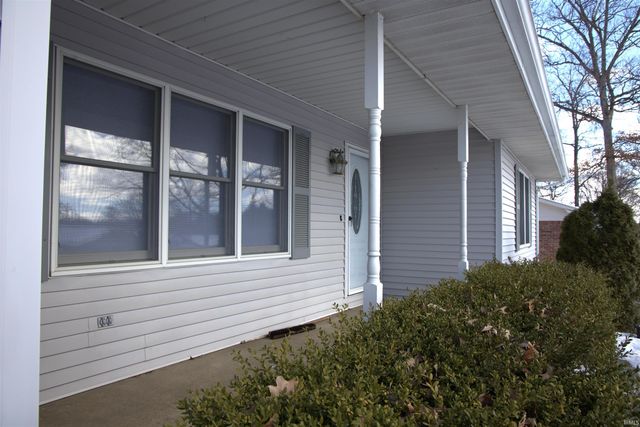 206 Oakwood Drive, Williamsport, IN 47993