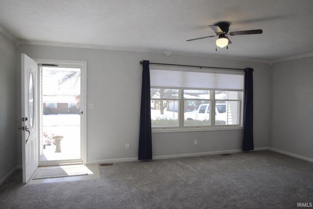 206 Oakwood Drive, Williamsport, IN 47993