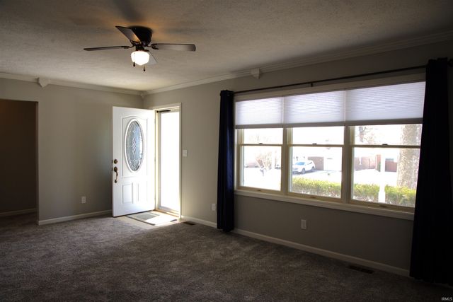 206 Oakwood Drive, Williamsport, IN 47993