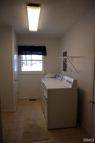 206 Oakwood Drive, Williamsport, IN 47993