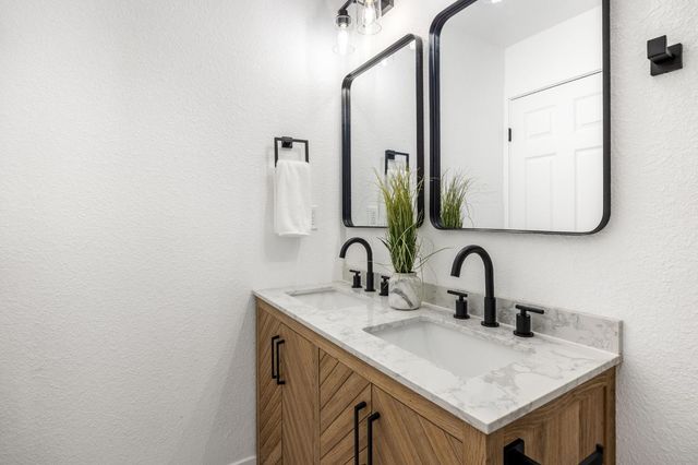 4012 47th St, Sacramento, CA 95820