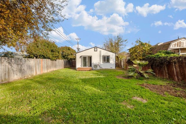 4012 47th St, Sacramento, CA 95820