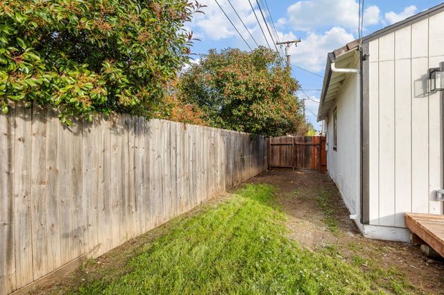 4012 47th St, Sacramento, CA 95820