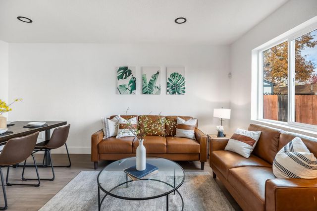 4012 47th St, Sacramento, CA 95820