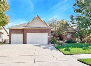 1918 N Peckham St, Wichita, KS 67230