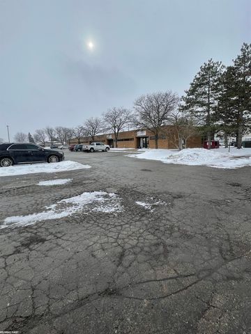 43301 Commons Drive, Clinton Twp, MI 48038