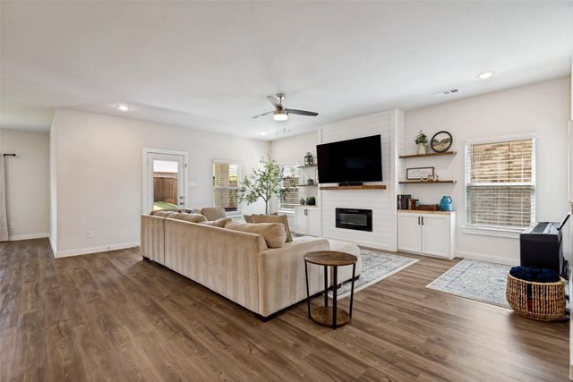 660 Cari Lane, Forney, TX 75126