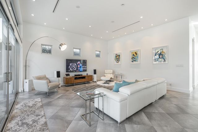 117 S Gordon Road, Fort Lauderdale, FL 33301