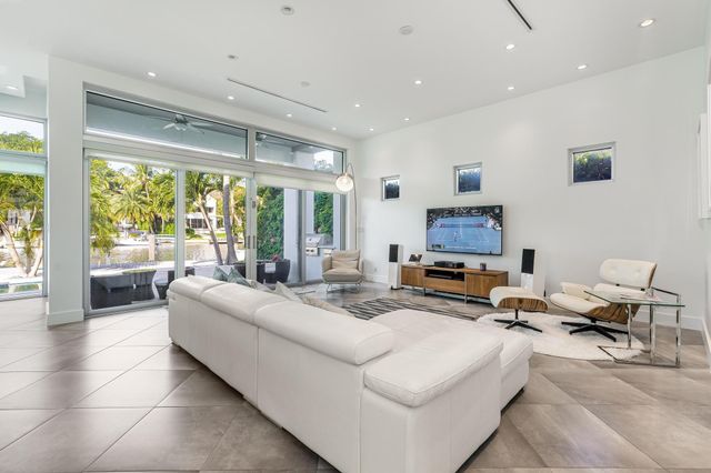117 S Gordon Road, Fort Lauderdale, FL 33301
