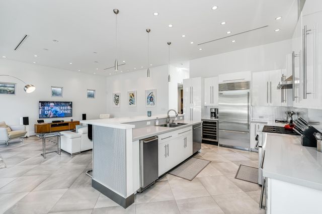 117 S Gordon Road, Fort Lauderdale, FL 33301