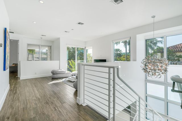 117 S Gordon Road, Fort Lauderdale, FL 33301