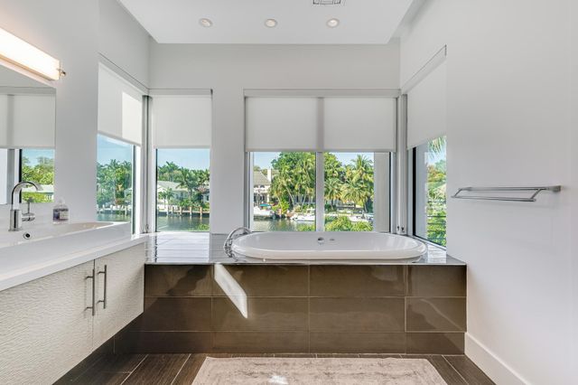 117 S Gordon Road, Fort Lauderdale, FL 33301