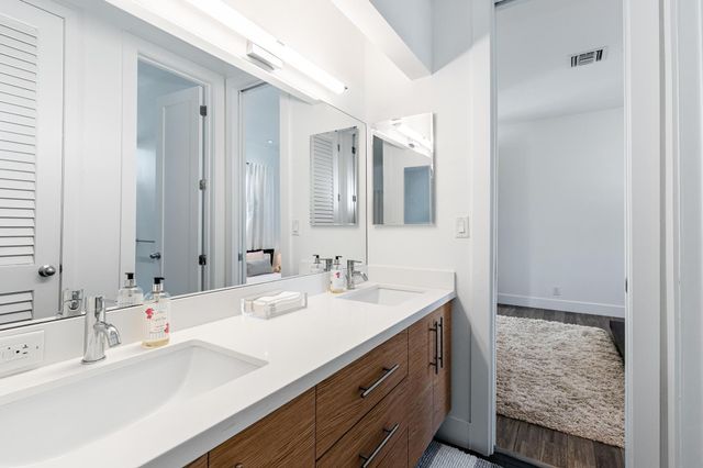 117 S Gordon Road, Fort Lauderdale, FL 33301