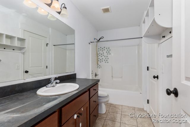 5070 Wild Senna Avenue, Kentwood, MI 49512