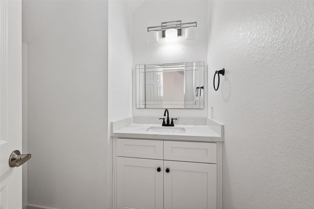 22115 Oakcreek Hollow Lane, Katy, TX 77450