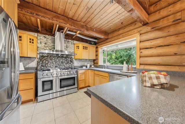 22005 SE 28th Street, Sammamish, WA 98075