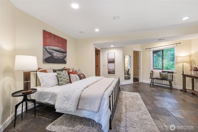 22005 SE 28th Street, Sammamish, WA 98075