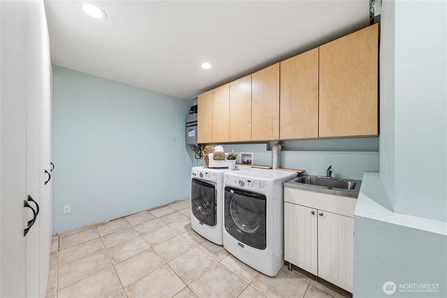22005 SE 28th Street, Sammamish, WA 98075