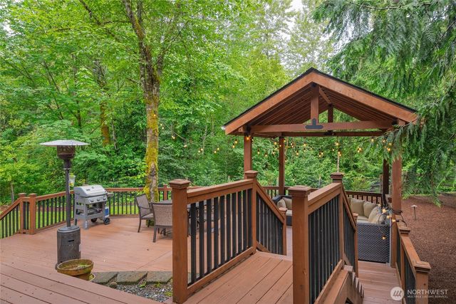 22005 SE 28th Street, Sammamish, WA 98075