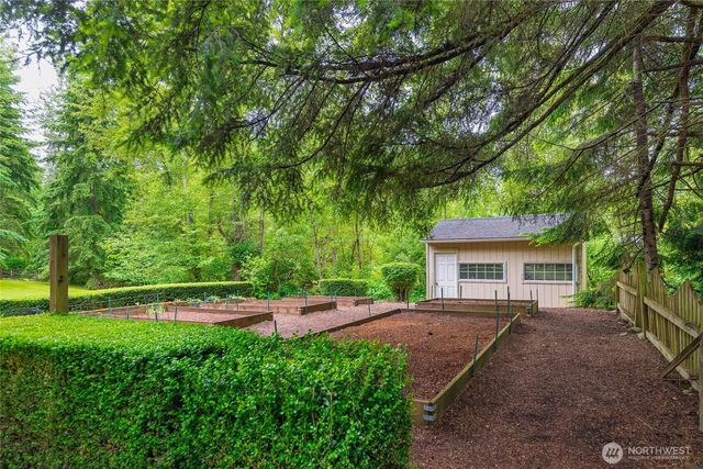 22005 SE 28th Street, Sammamish, WA 98075