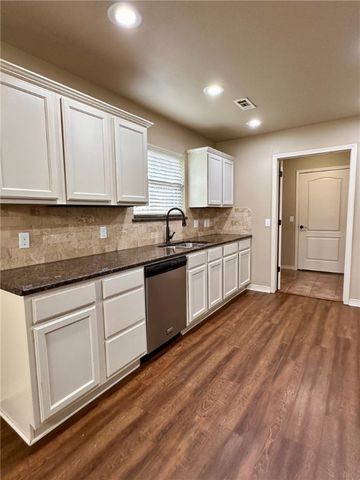 404 Cold Harbor Avenue, Fayetteville, AR 72704
