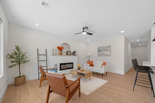 1414 W Dayton Ave, Wichita, KS 67213