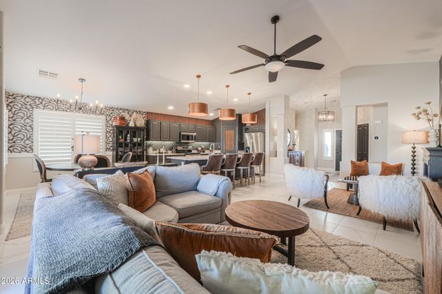 2432 E SANTIAGO Trail, Casa Grande, AZ 85194