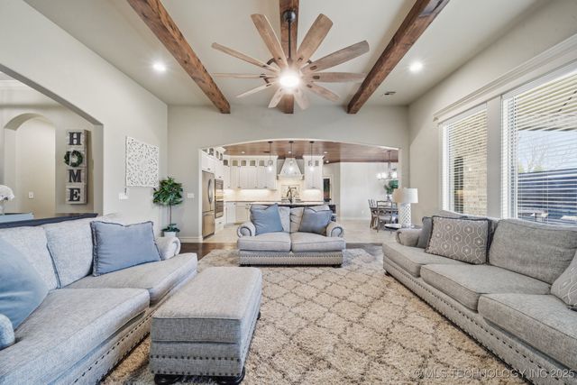 6251 N Creekwood Drive, Owasso, OK 74055