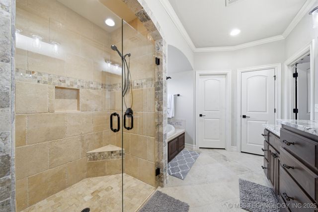 6251 N Creekwood Drive, Owasso, OK 74055