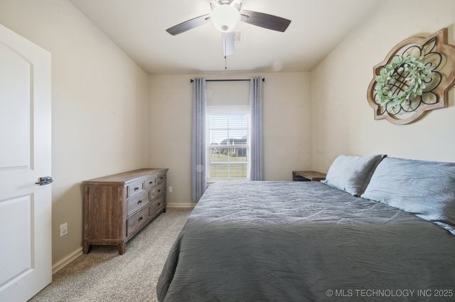 6251 N Creekwood Drive, Owasso, OK 74055