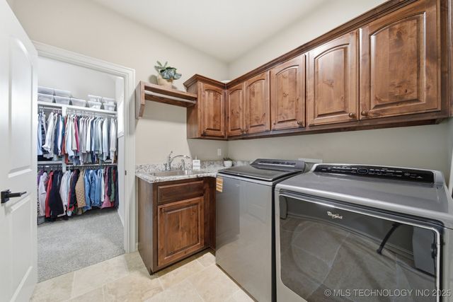 6251 N Creekwood Drive, Owasso, OK 74055