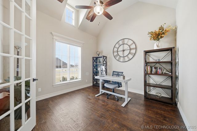 6251 N Creekwood Drive, Owasso, OK 74055