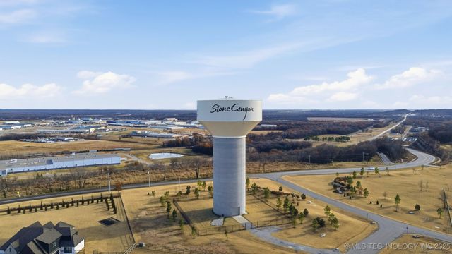 6251 N Creekwood Drive, Owasso, OK 74055