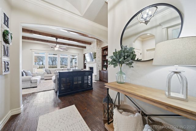 6251 N Creekwood Drive, Owasso, OK 74055