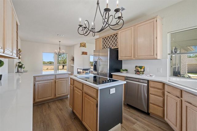 80 Family CIR, Hutto, TX 78634