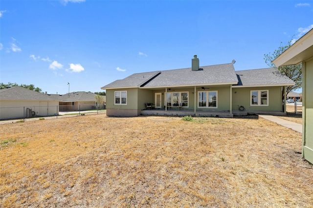 80 Family CIR, Hutto, TX 78634