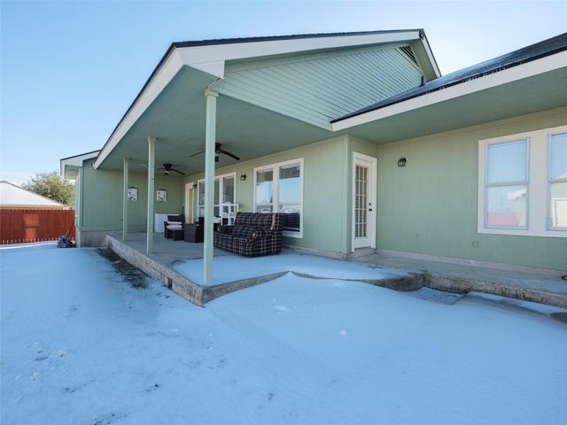 80 Family CIR, Hutto, TX 78634