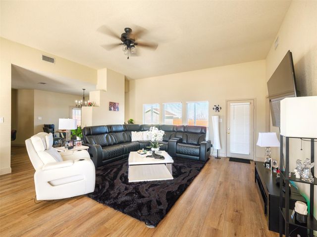 80 Family CIR, Hutto, TX 78634