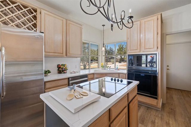 80 Family CIR, Hutto, TX 78634