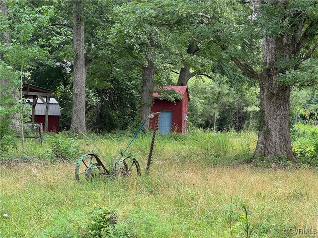 7175 Beef Steak Rd, Waverly, VA 23890