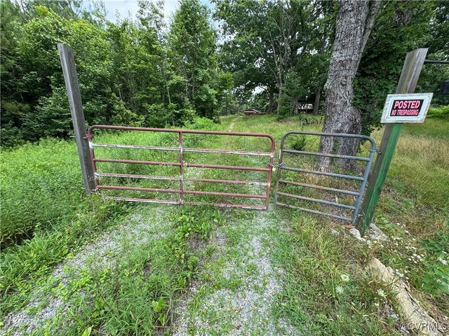7175 Beef Steak Rd, Waverly, VA 23890
