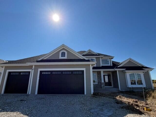 611 Talbots Woods COURT, Dousman, WI 53118