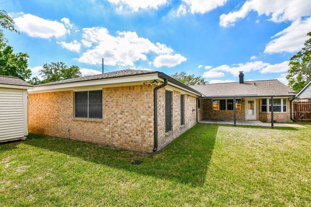 2562 Kevin Lane, Houston, TX 77043