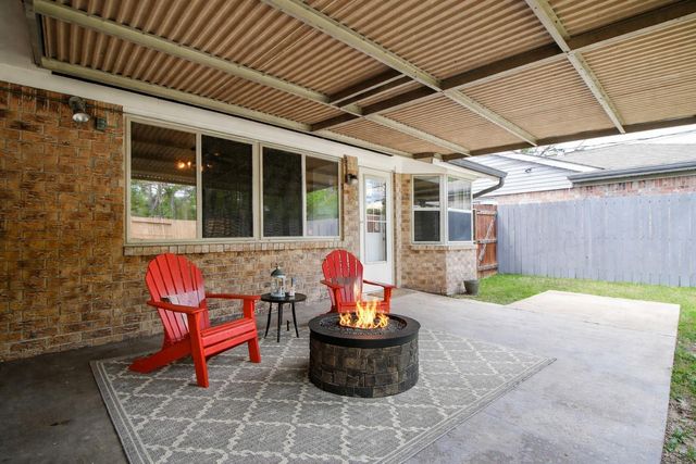 2562 Kevin Lane, Houston, TX 77043