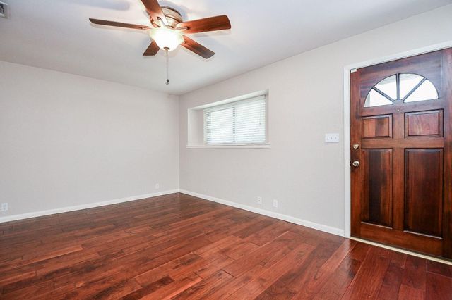 2562 Kevin Lane, Houston, TX 77043